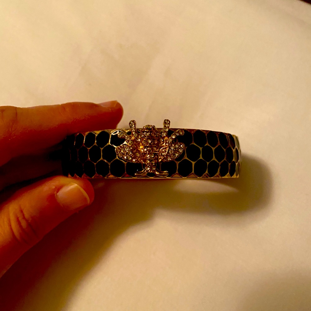 Fornash Queen Bee Bangle